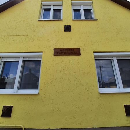 HajdúszoboszlóGaleria Vendeghaz公寓 外观 照片