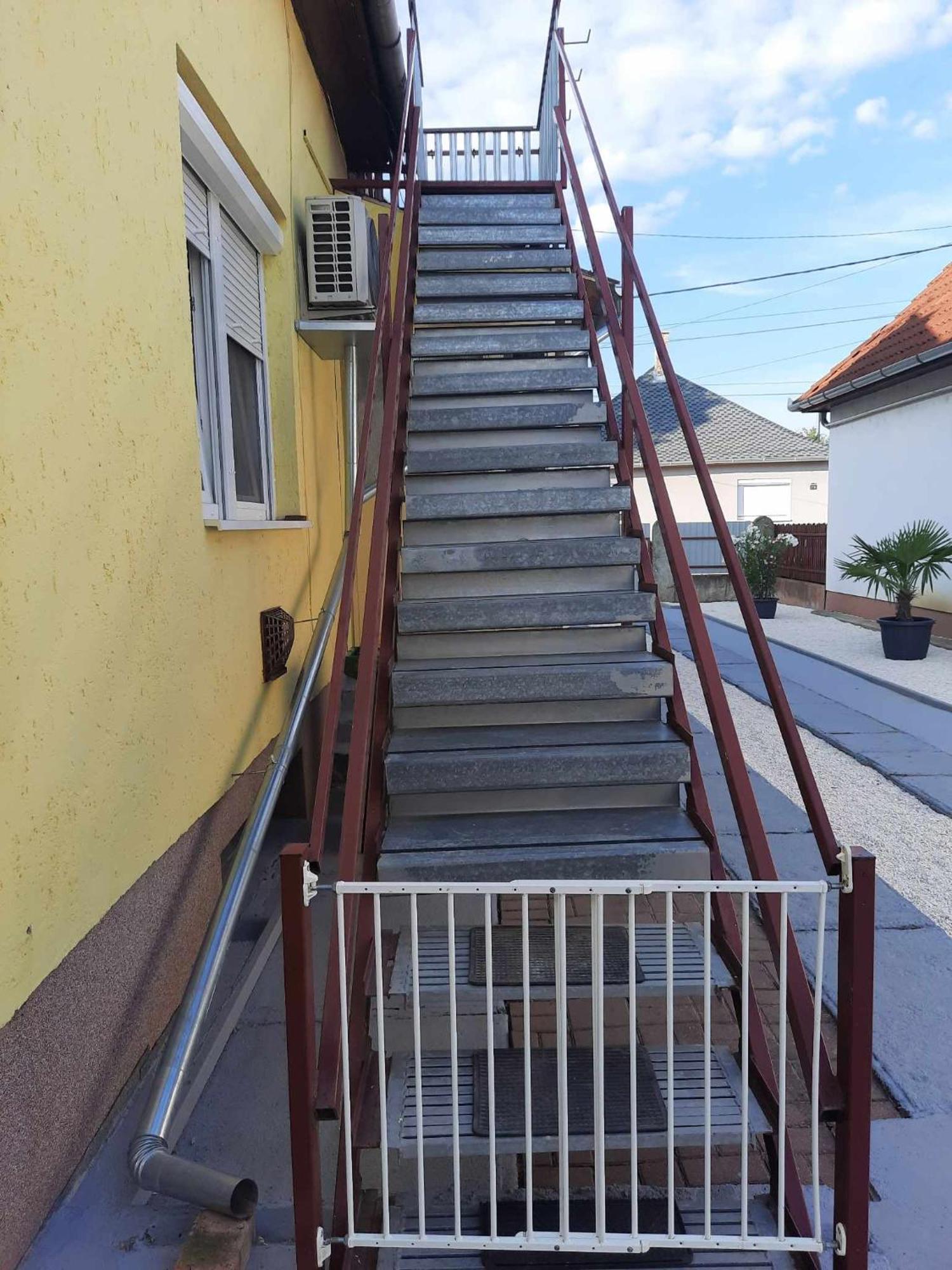 HajdúszoboszlóGaleria Vendeghaz公寓 外观 照片
